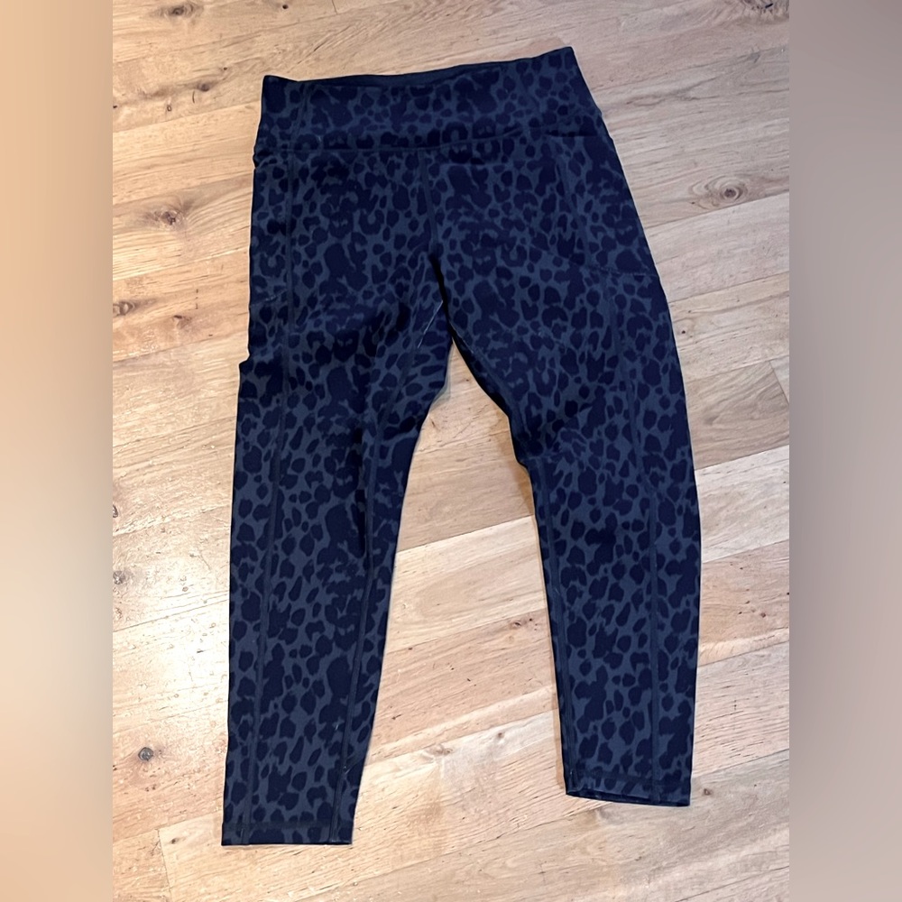 2 Victoria Secret Leggings Size 12